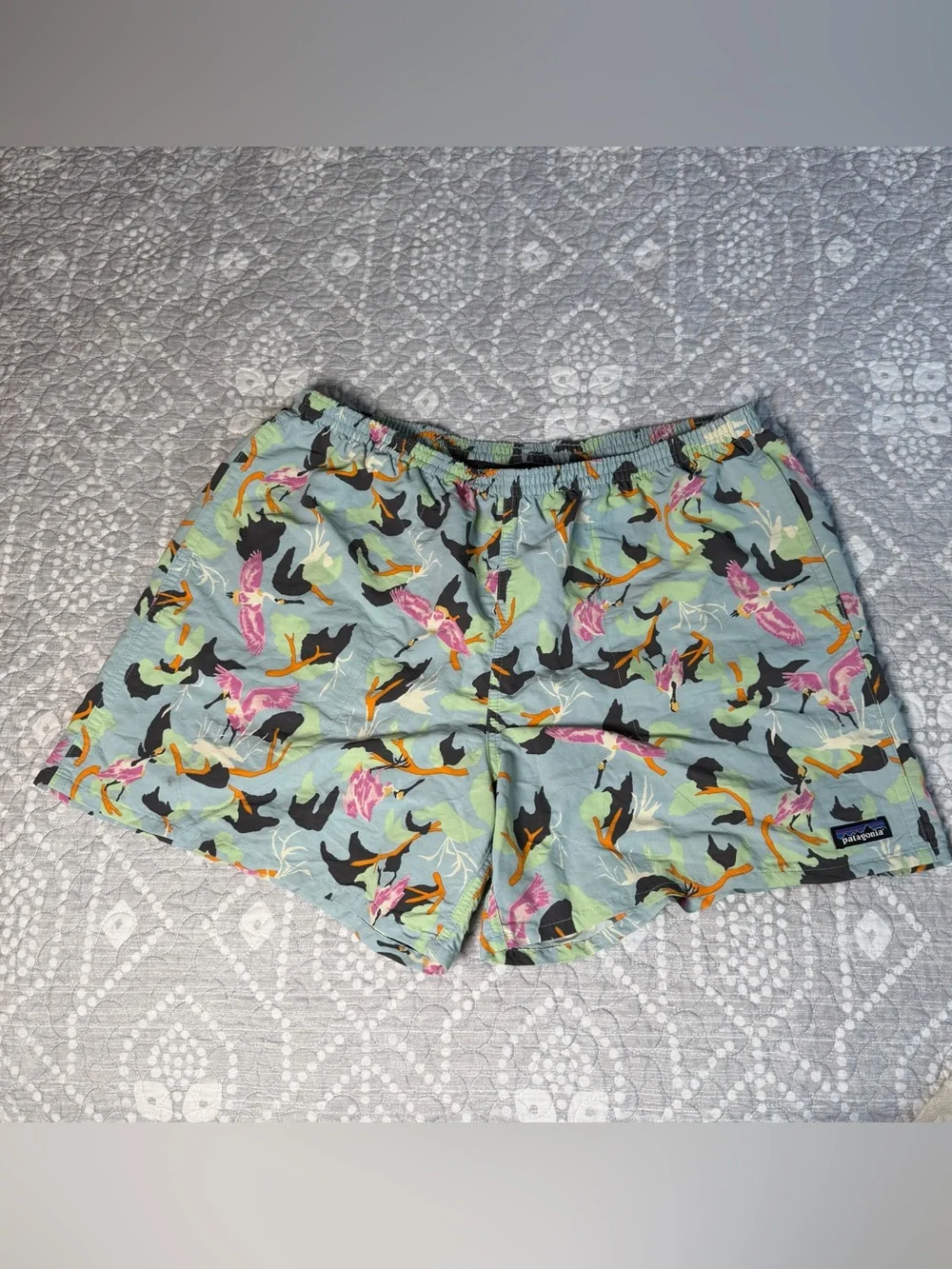 Patagonia Mint Green Tropical Bird Print Men’s Swim Trunks. Size XL.